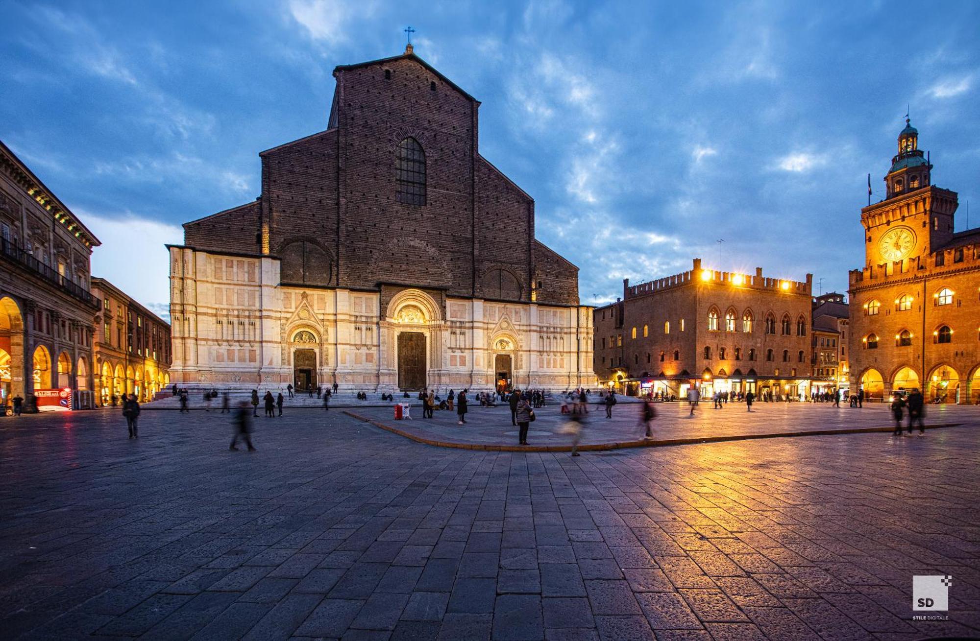 Urbanicooh Garisenda - Piazza Maggiore View Bolonha Exterior foto
