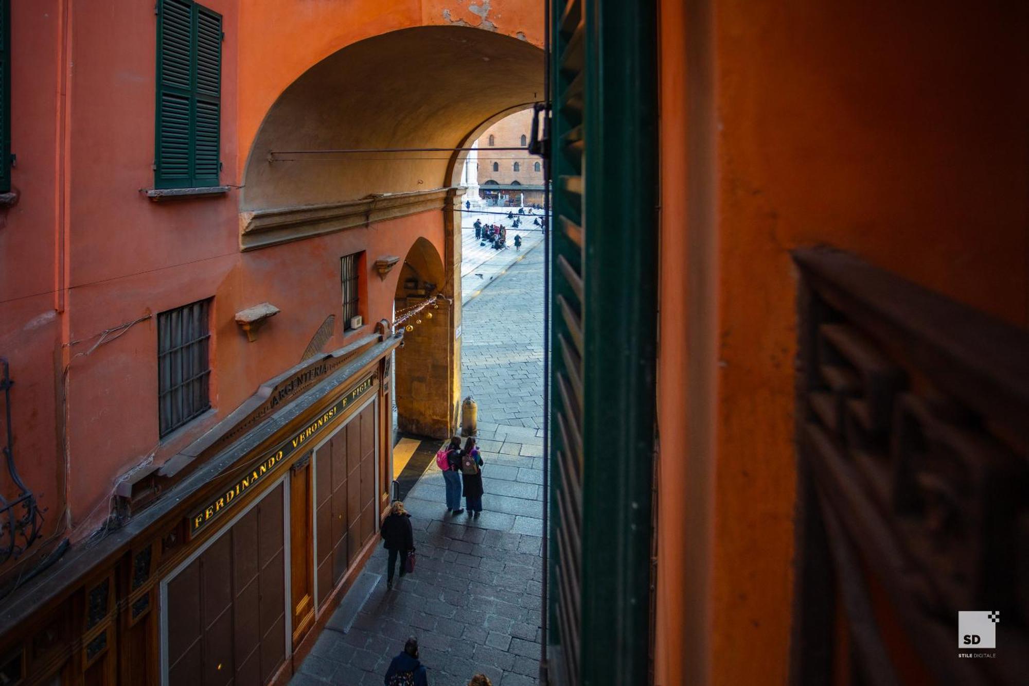 Urbanicooh Garisenda - Piazza Maggiore View Bolonha Exterior foto